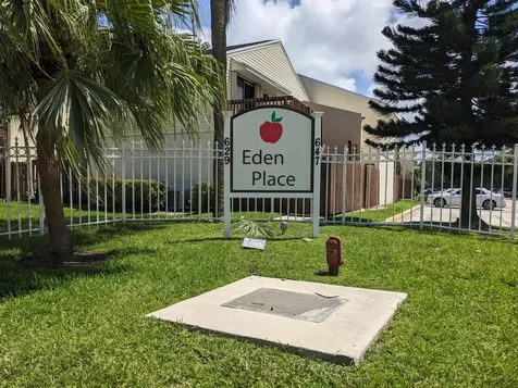 633 Executive Center Drive West Palm Beach FL 33401