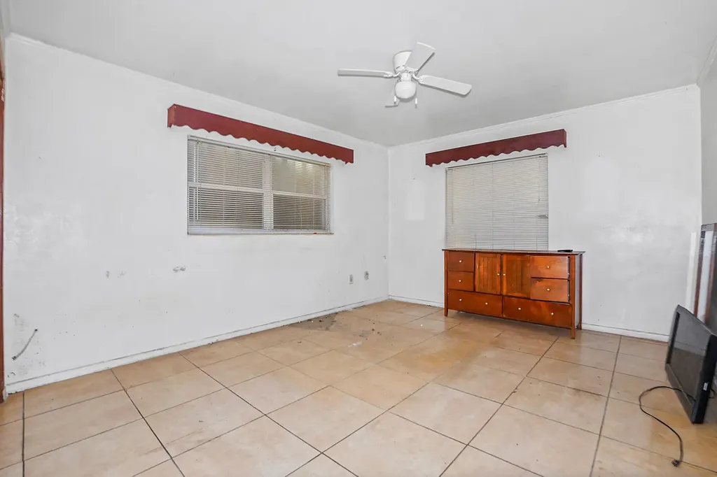 2313 N 44th Street Fort Pierce FL 34946