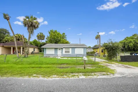 2313 N 44th Street Fort Pierce FL 34946