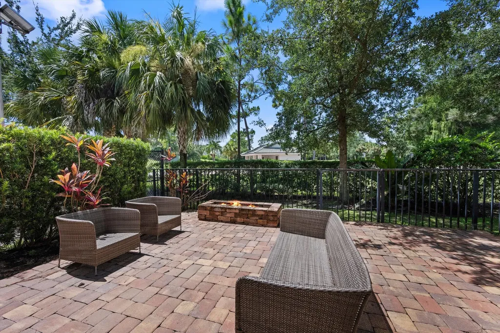 15600 Italian Cypress Way Wellington FL 33414