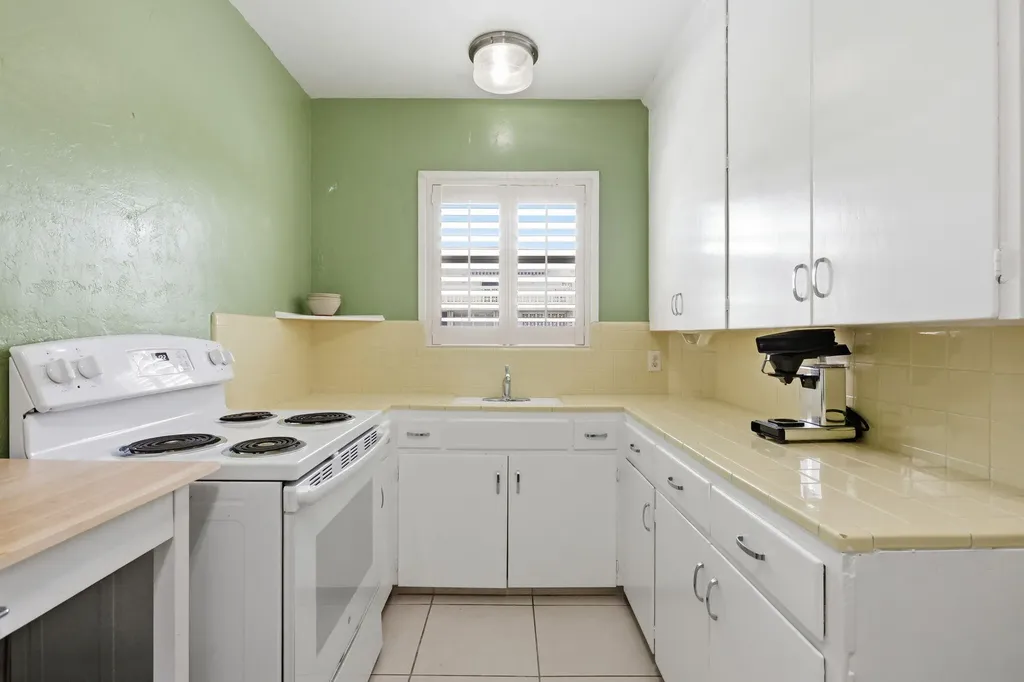 202 Gleason Street Delray Beach FL 33483