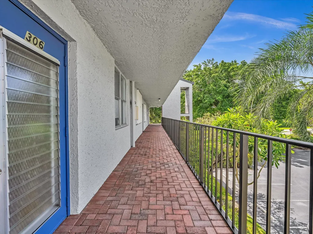 14701 Cumberland Drive Delray Beach FL 33446