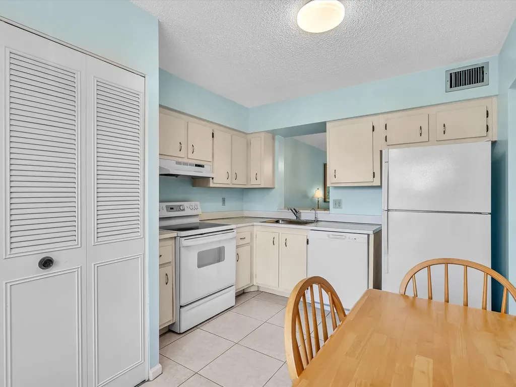 14701 Cumberland Drive Delray Beach FL 33446