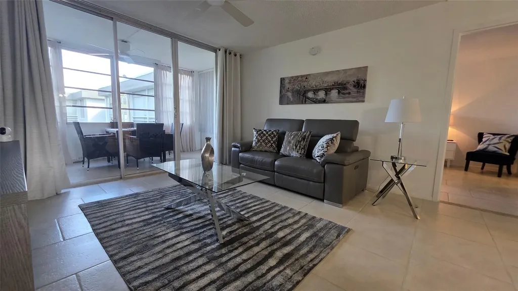 4851 NW 26th Court Lauderdale Lakes FL 33313