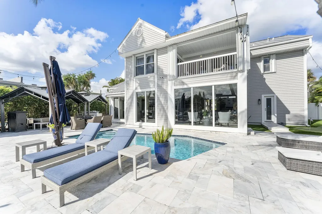 910 Jasmine Drive Delray Beach FL 33483