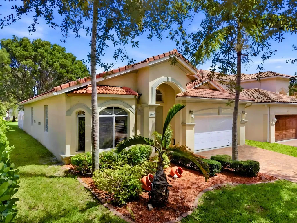 6906 Aliso Avenue West Palm Beach FL 33413