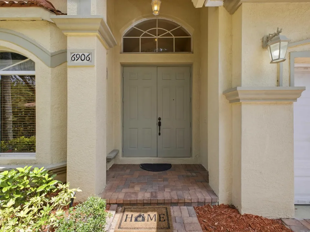 6906 Aliso Avenue West Palm Beach FL 33413