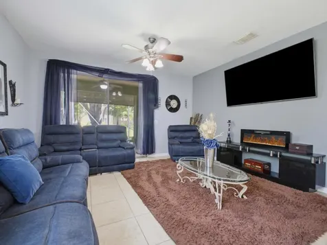 6906 Aliso Avenue West Palm Beach FL 33413