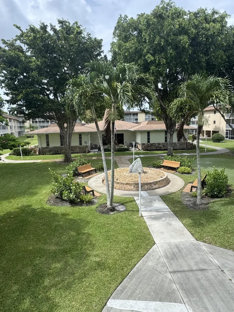 700 Village Green Court Palm Springs FL 33461