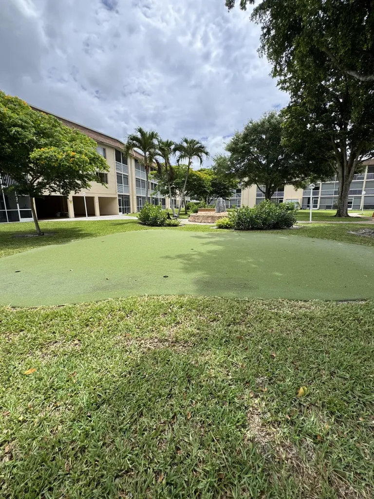 700 Village Green Court Palm Springs FL 33461