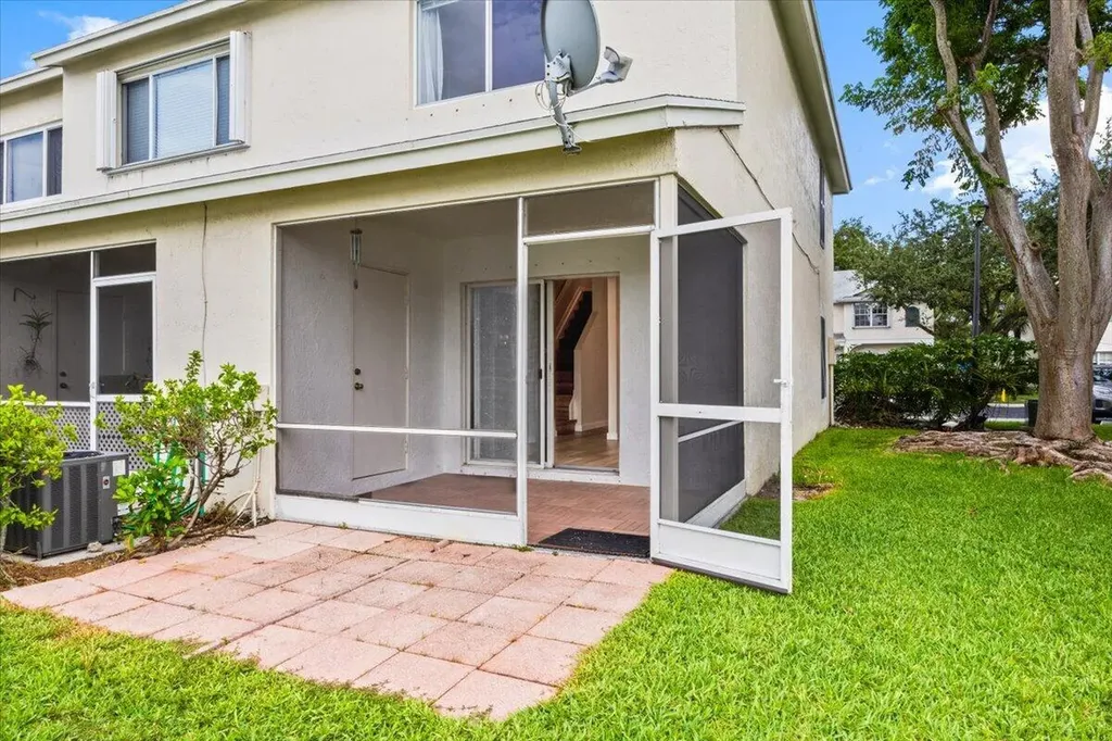 3165 SW 50th Street Dania Beach FL 33312