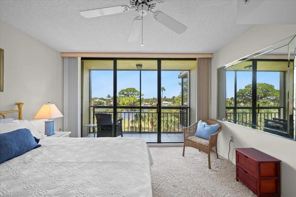 2001 Marina Isle Way Jupiter FL 33477
