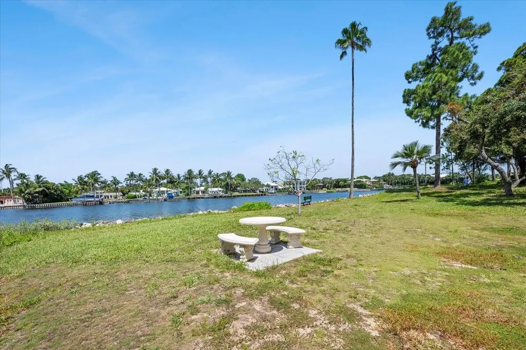 2001 Marina Isle Way Jupiter FL 33477