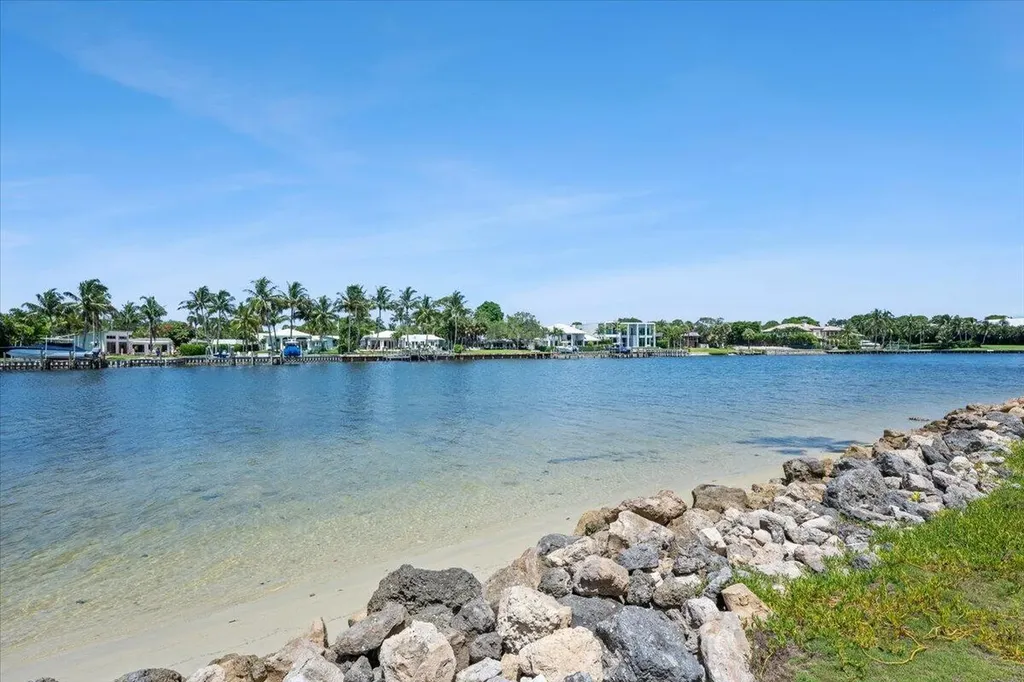 2001 Marina Isle Way Jupiter FL 33477