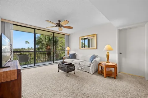 2001 Marina Isle Way Jupiter FL 33477