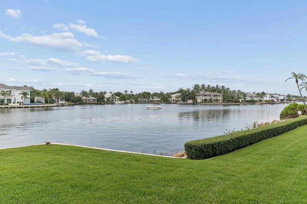 555 SE 6th Avenue Delray Beach FL 33483