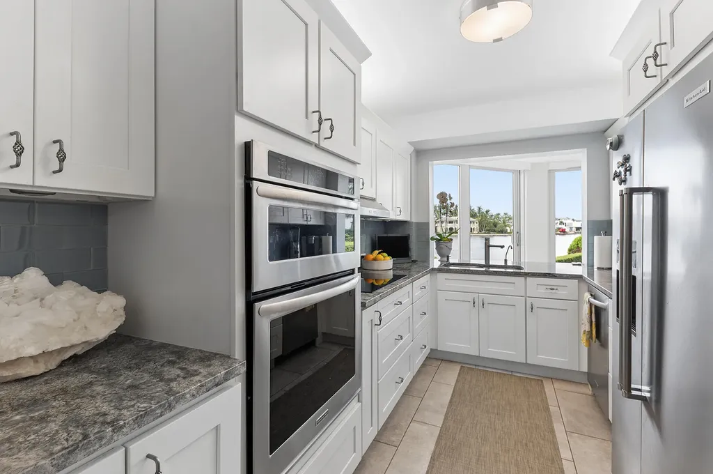 555 SE 6th Avenue Delray Beach FL 33483