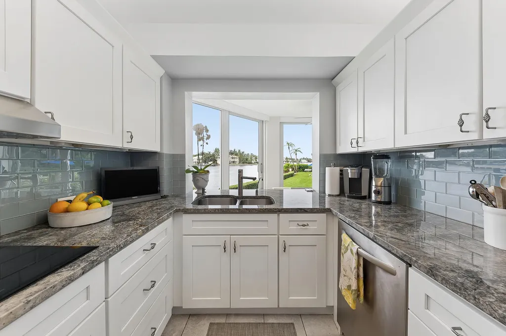 555 SE 6th Avenue Delray Beach FL 33483