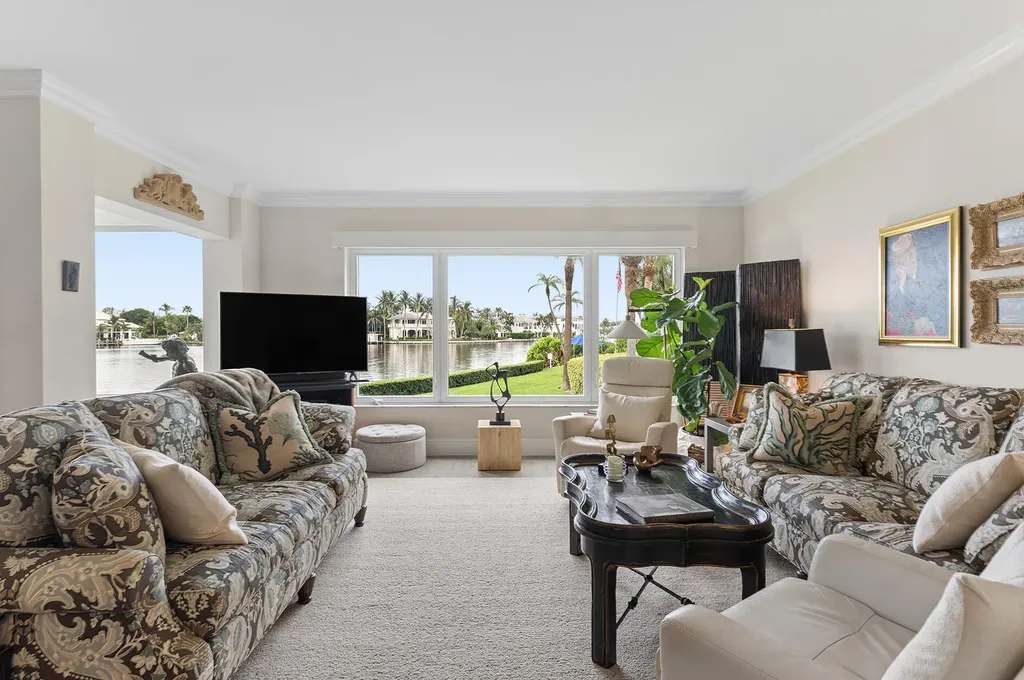 555 SE 6th Avenue Delray Beach FL 33483