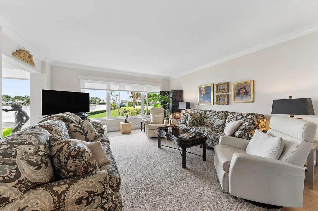555 SE 6th Avenue Delray Beach FL 33483