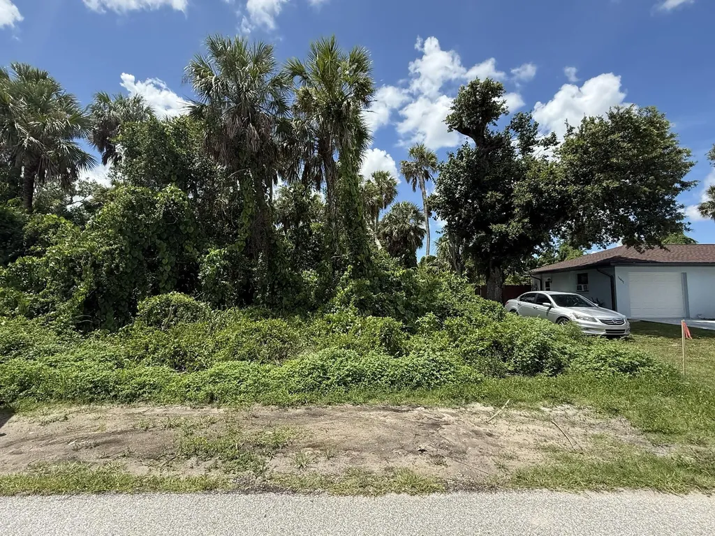 16459 Bauers Avenue Port Charlotte FL 33954