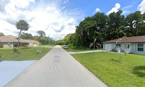16459 Bauers Avenue Port Charlotte FL 33954