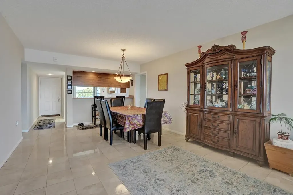 1524 Whitehall Drive Davie FL 33324