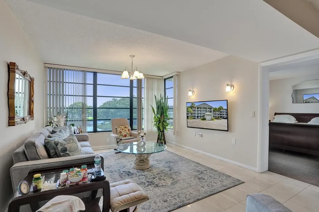 1524 Whitehall Drive Davie FL 33324
