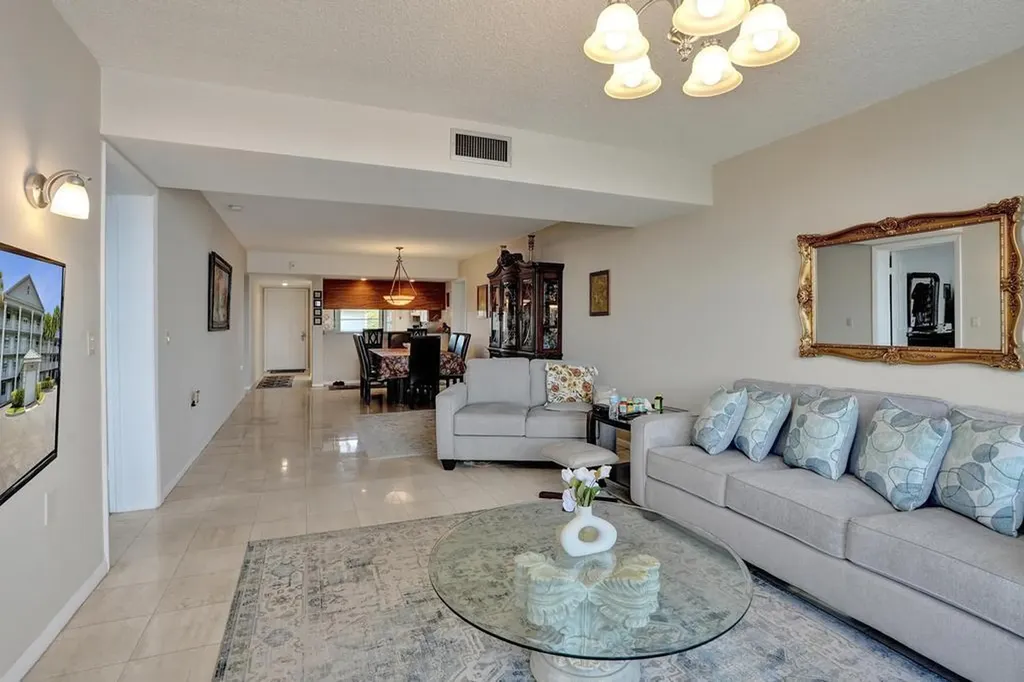1524 Whitehall Drive Davie FL 33324