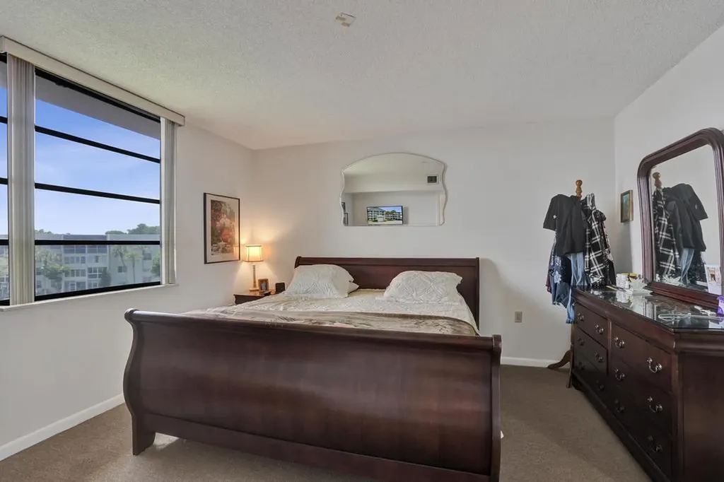 1524 Whitehall Drive Davie FL 33324