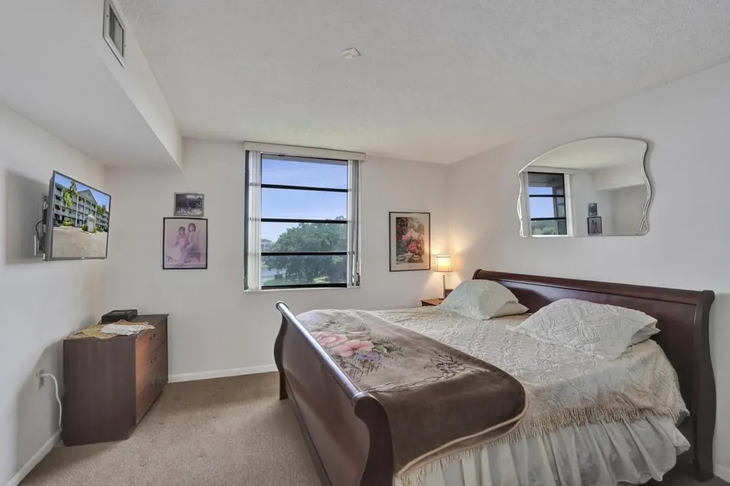 1524 Whitehall Drive Davie FL 33324