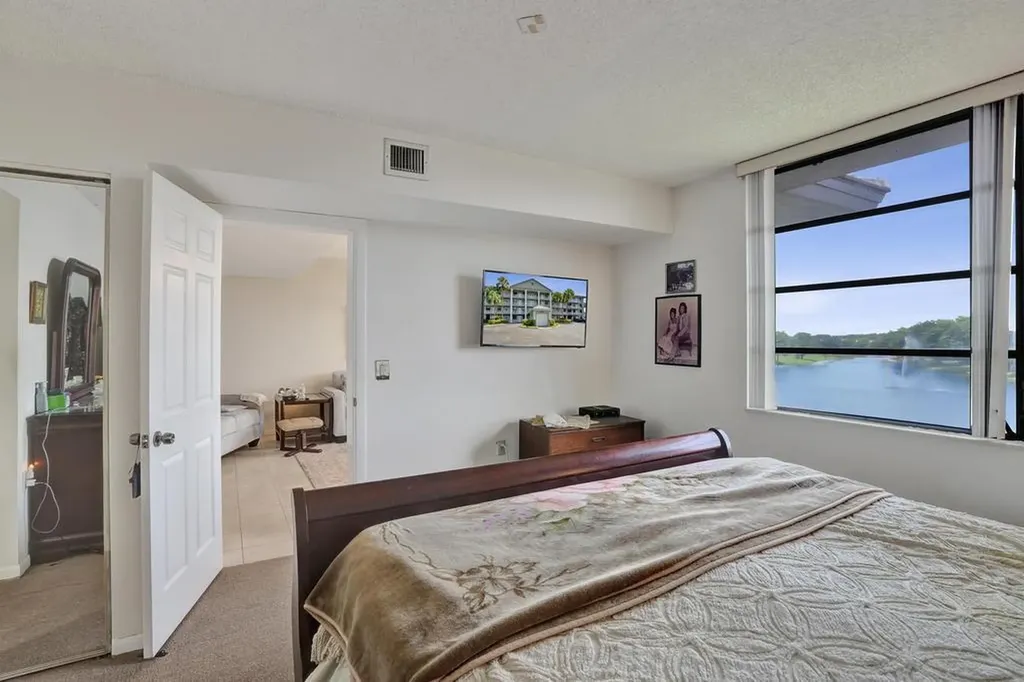 1524 Whitehall Drive Davie FL 33324