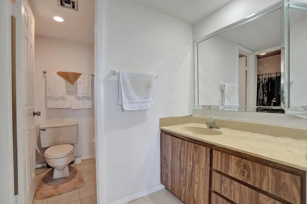1524 Whitehall Drive Davie FL 33324