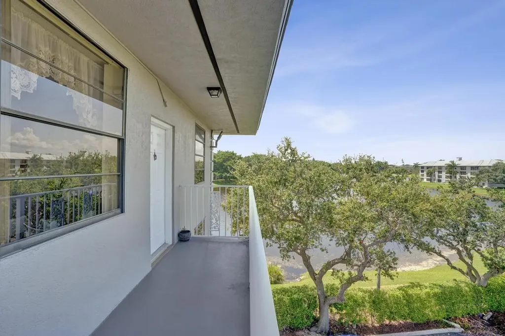 1524 Whitehall Drive Davie FL 33324