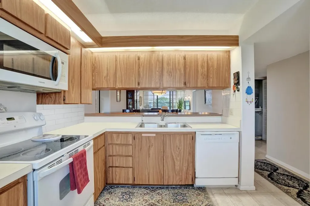 1524 Whitehall Drive Davie FL 33324