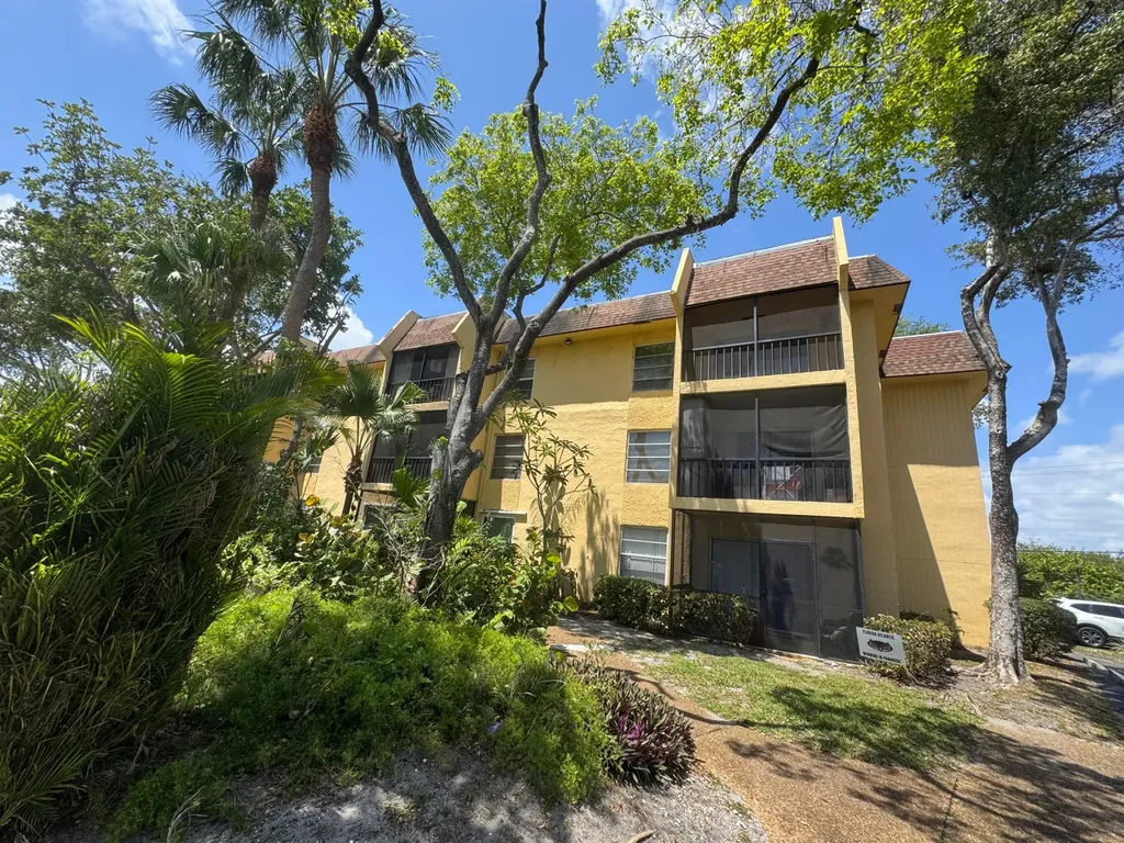 450 NW 20th Street Boca Raton FL 33431