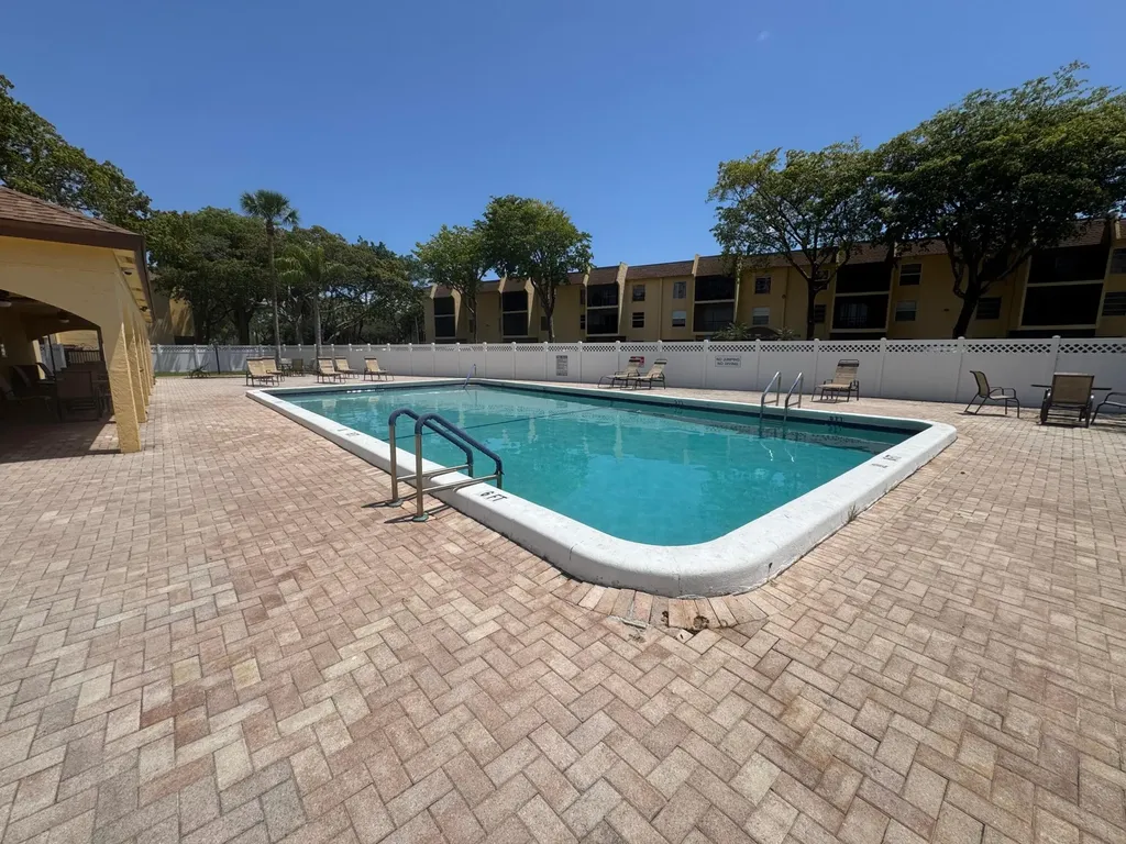450 NW 20th Street Boca Raton FL 33431