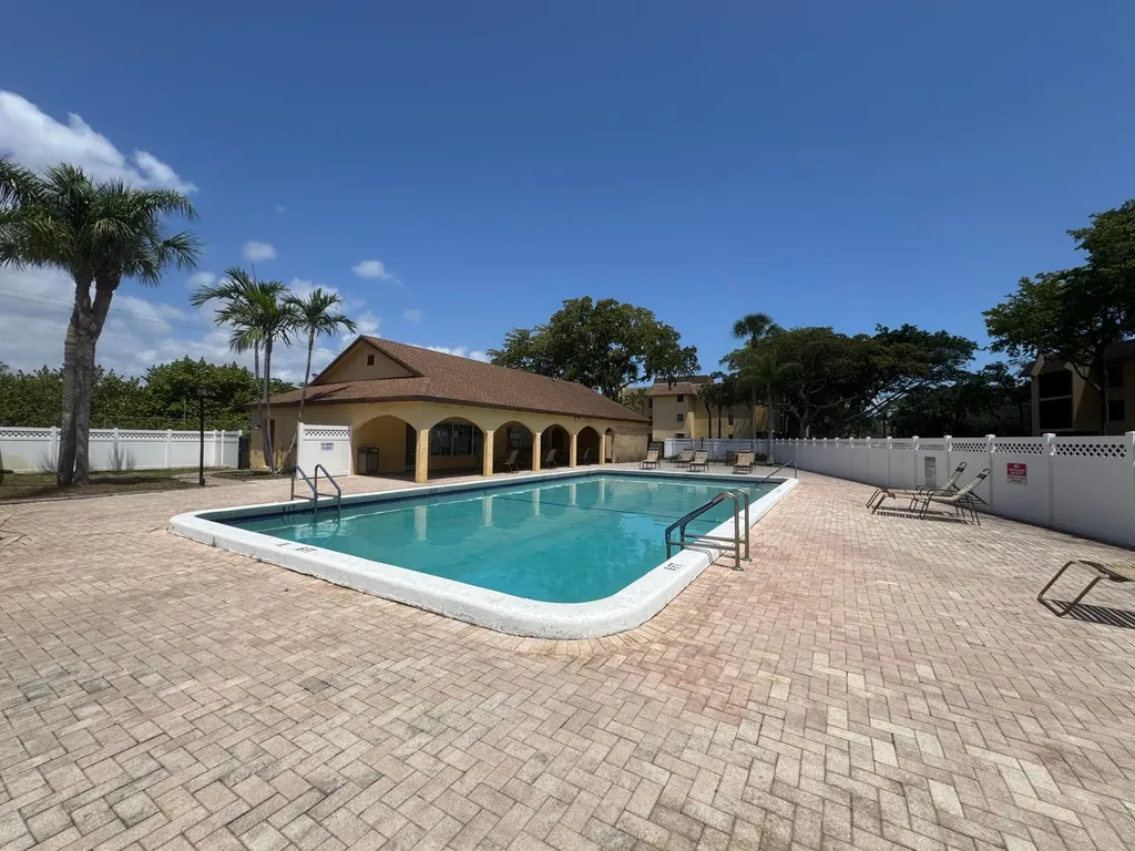 450 NW 20th Street Boca Raton FL 33431