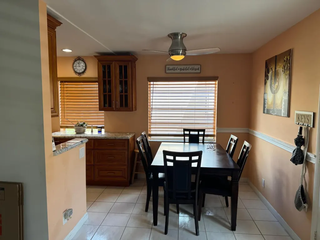 669 Burgundy N Delray Beach FL 33484
