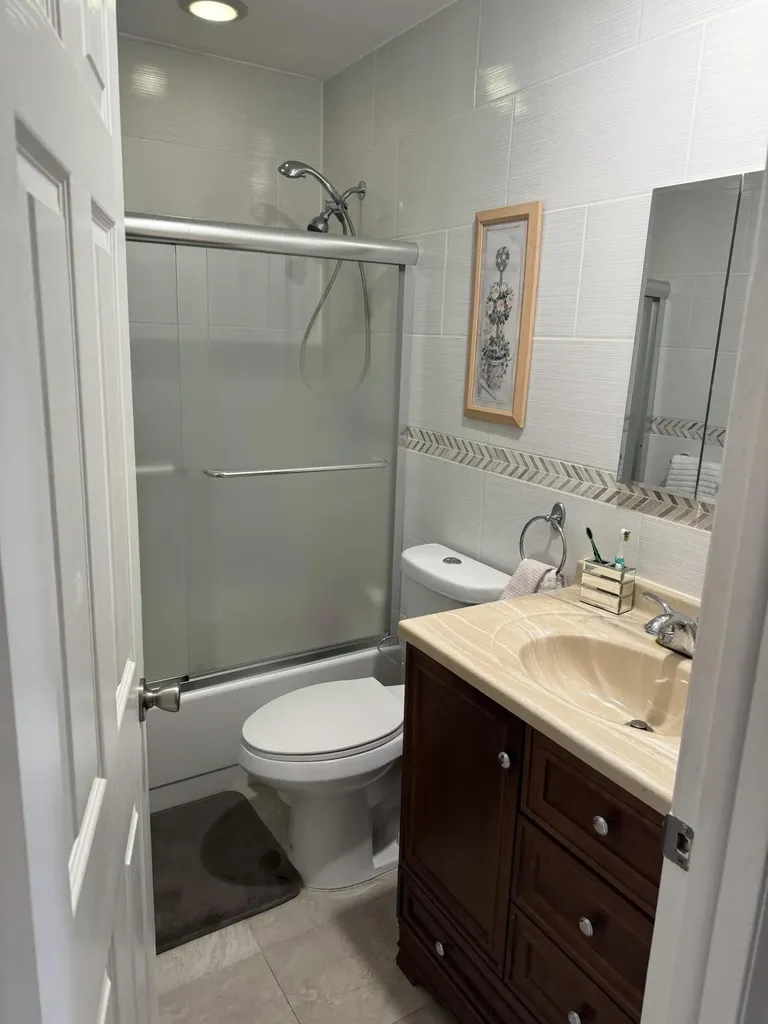 669 Burgundy N Delray Beach FL 33484