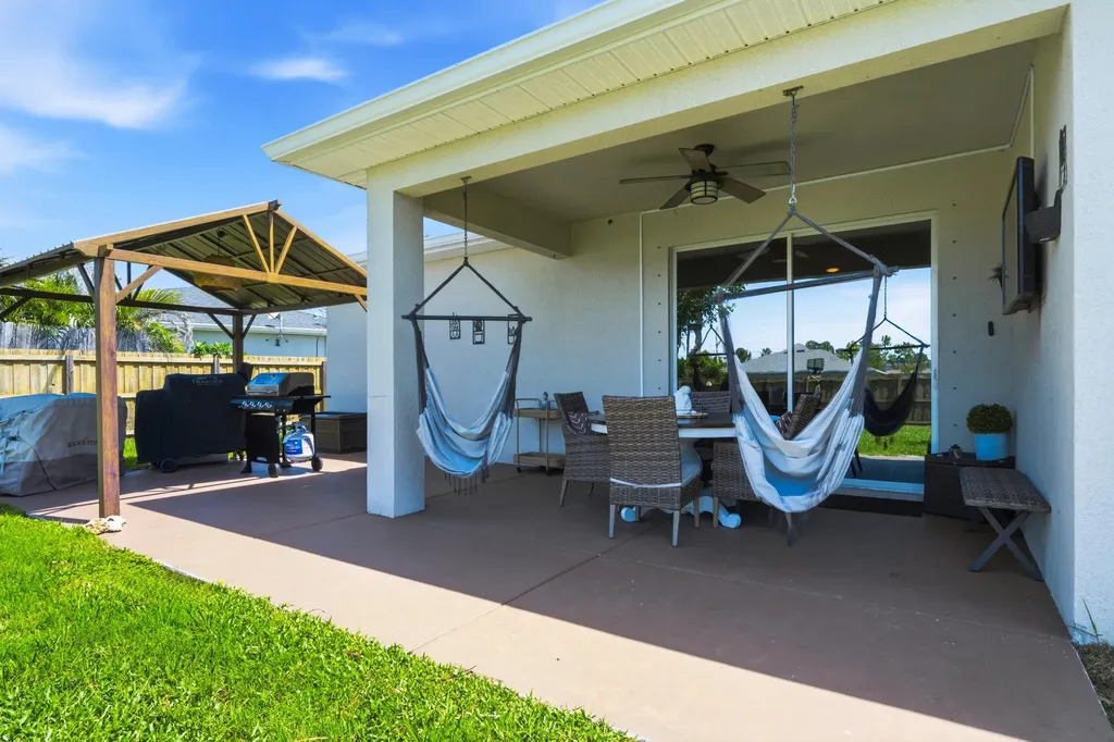 1386 SW Babcock Avenue Port St Lucie FL 34953