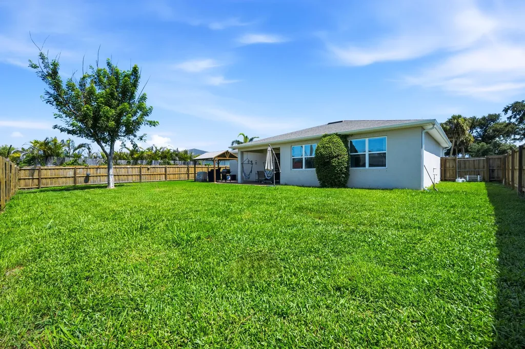 1386 SW Babcock Avenue Port St Lucie FL 34953