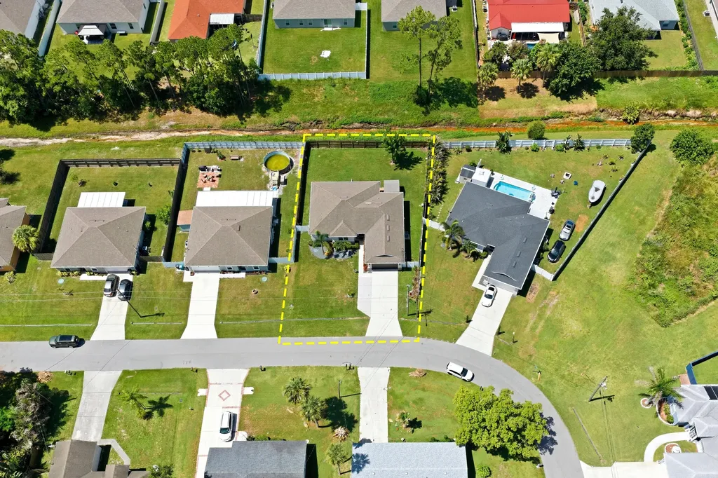 1386 SW Babcock Avenue Port St Lucie FL 34953