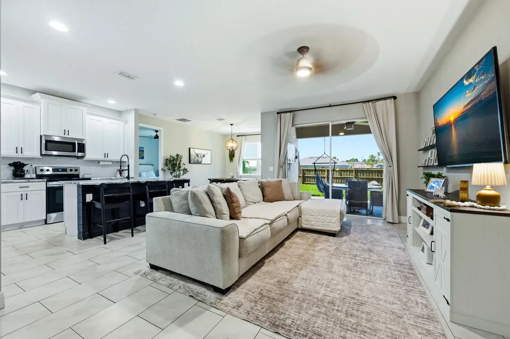 1386 SW Babcock Avenue Port St Lucie FL 34953