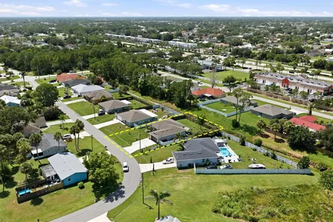 1386 SW Babcock Avenue Port St Lucie FL 34953