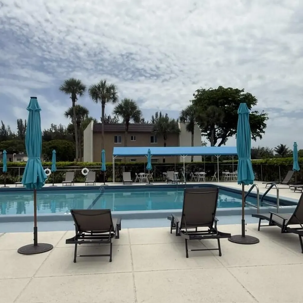 166 Lake Meryl Drive West Palm Beach FL 33411