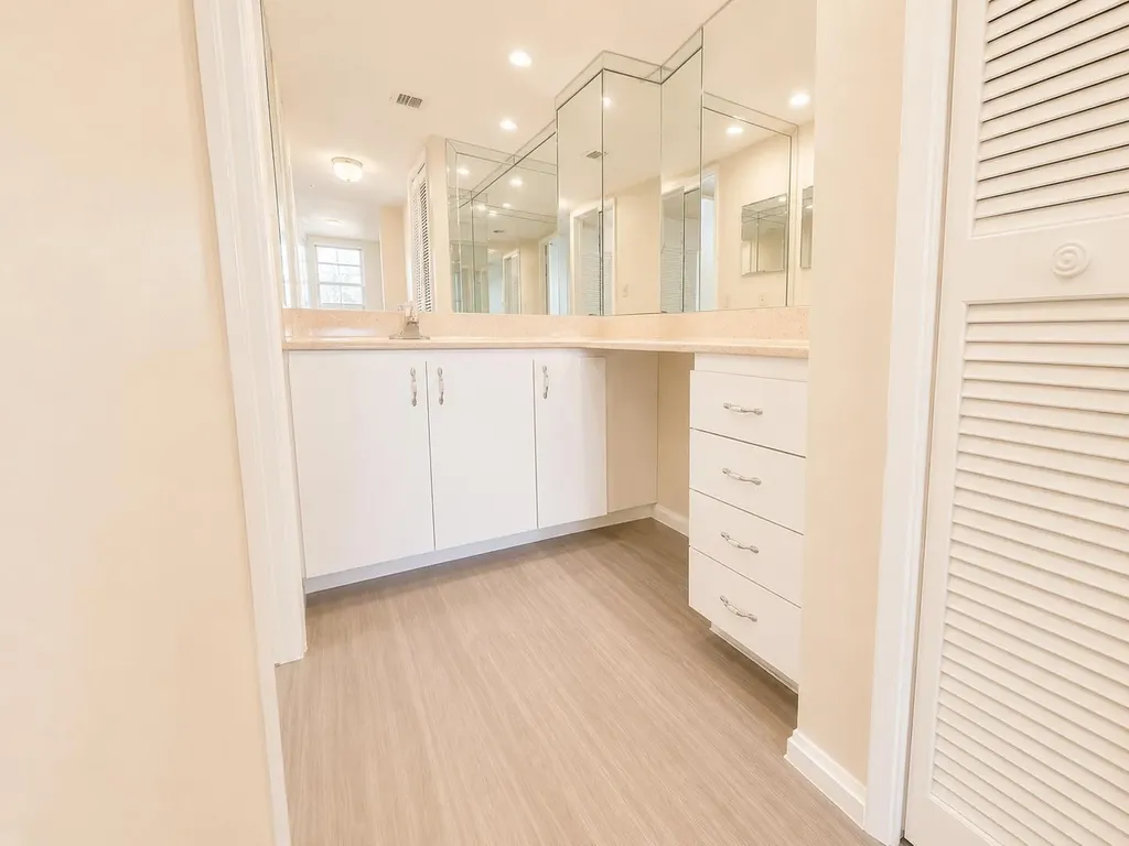 3520 Oaks Way Pompano Beach FL 33069