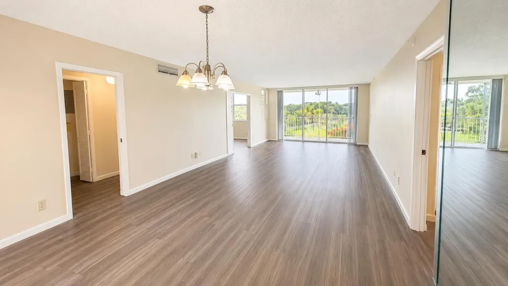 3520 Oaks Way Pompano Beach FL 33069