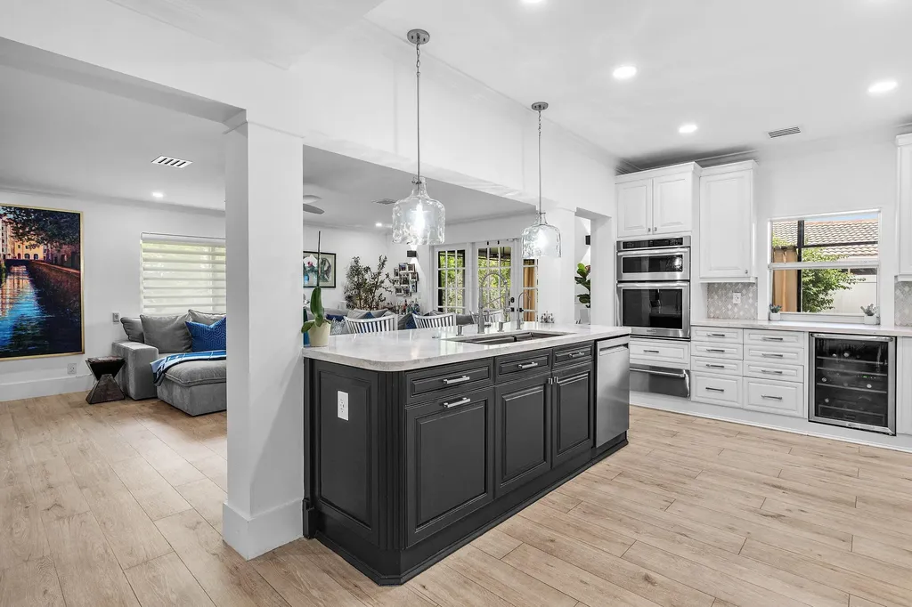 3203 NE 6th Boca Raton FL 33431