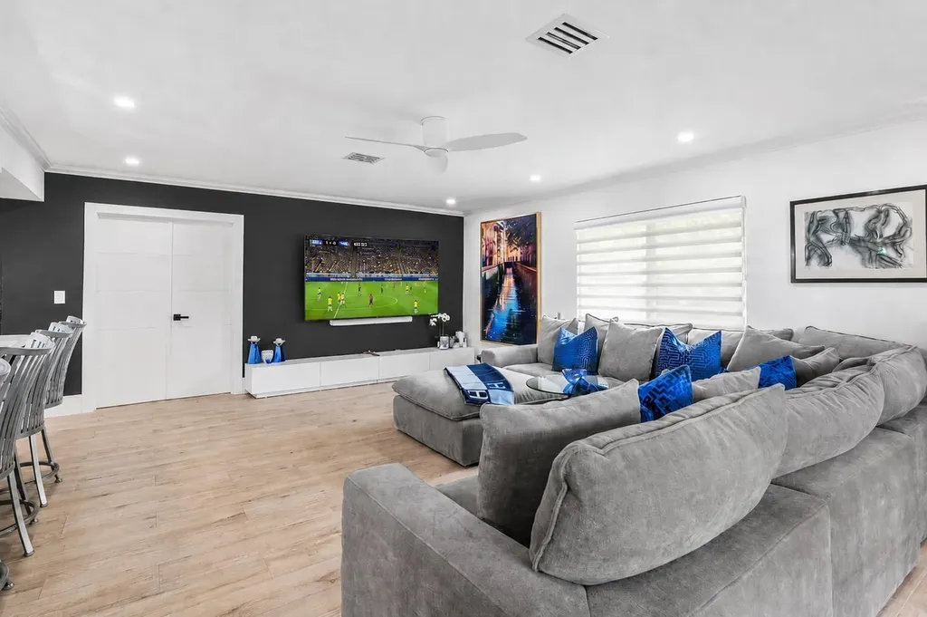 3203 NE 6th Boca Raton FL 33431